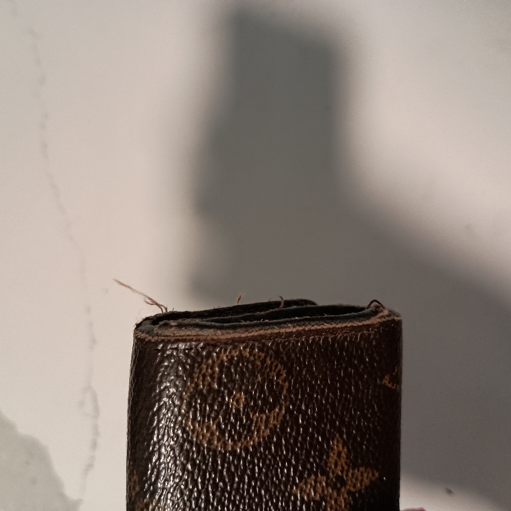 Authentic LOUIS VUITTON Monogram Multicles 4 Key Case - Picture 3 of 13